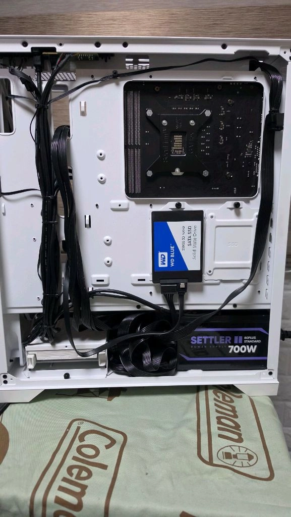 인텔 i5 9600kf rtx2080super 컴퓨터 본체 이미지