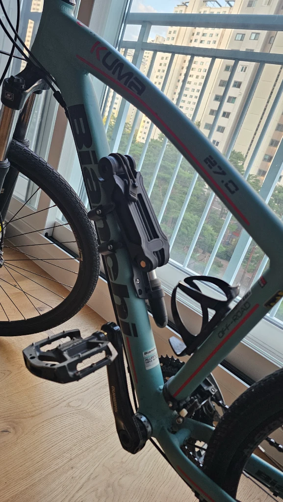 비앙키 KUMA MTB 민트색 자전거 이미지