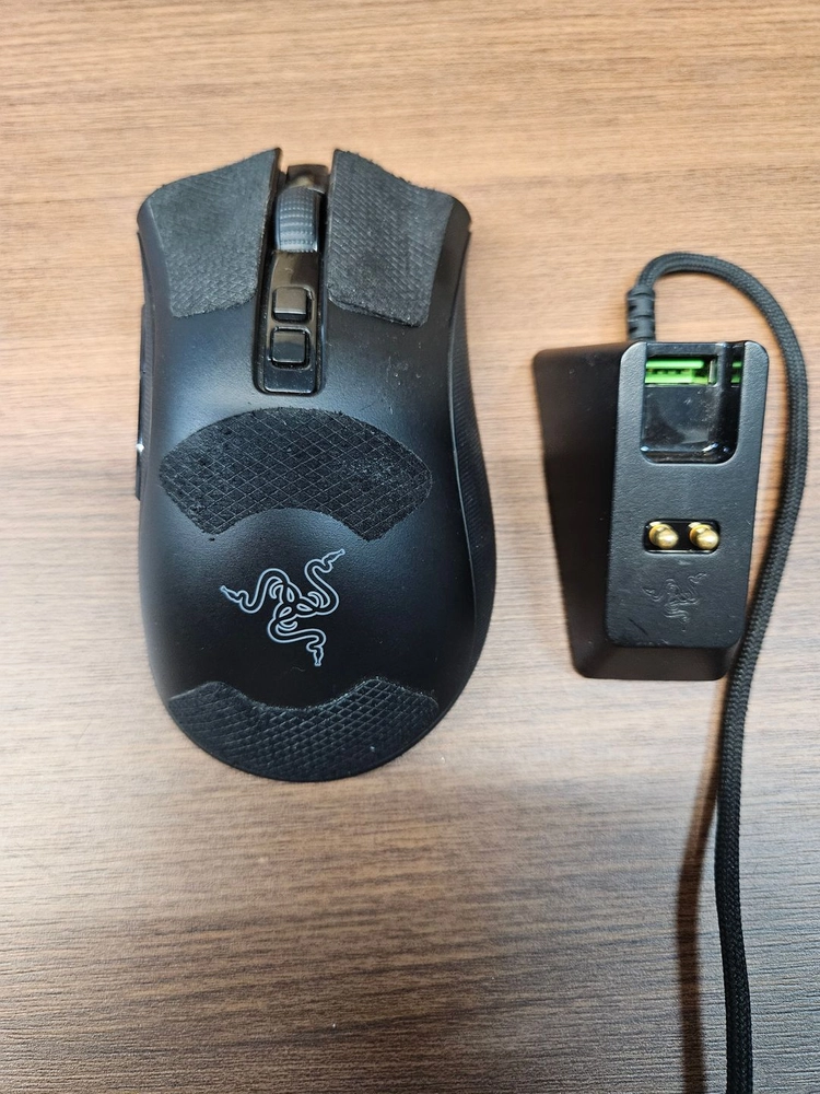 레이져 레이저 데스에더 v2 pro 게이밍 마우스 이미지