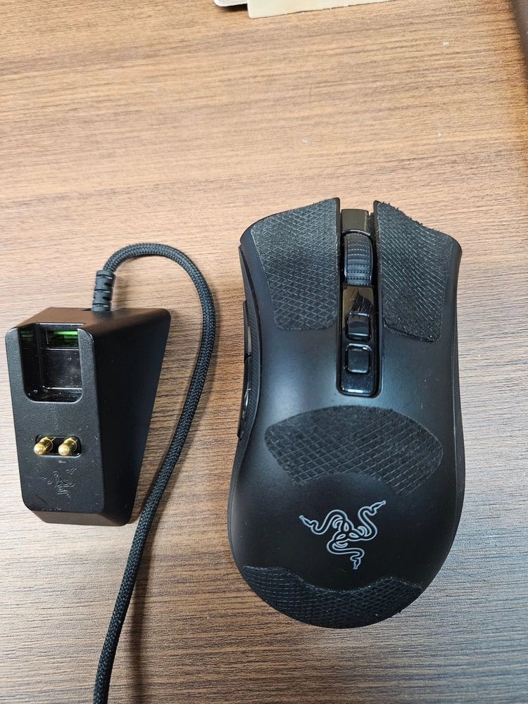 레이져 레이저 데스에더 v2 pro 게이밍 마우스 이미지