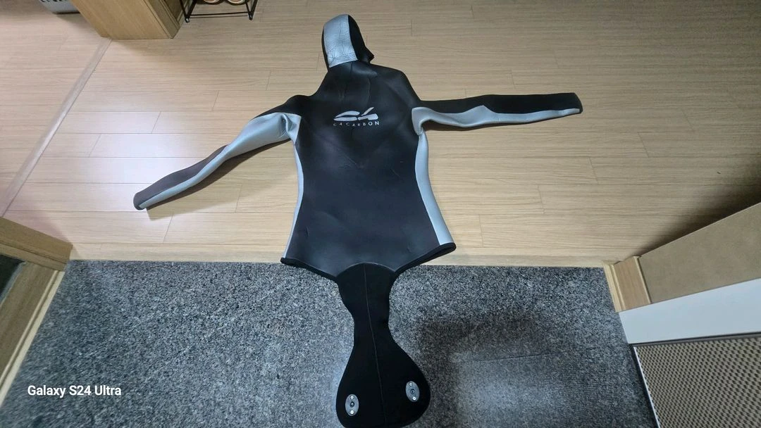 C4 CARBON 여성 프리다이빙 웻슈트 이미지