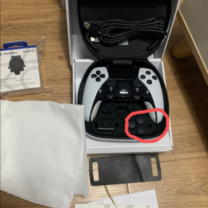소니 플스5 PS5 듀얼센스 엣지 + 아날로그 스틱 추가 모듈 팝니다. 이미지