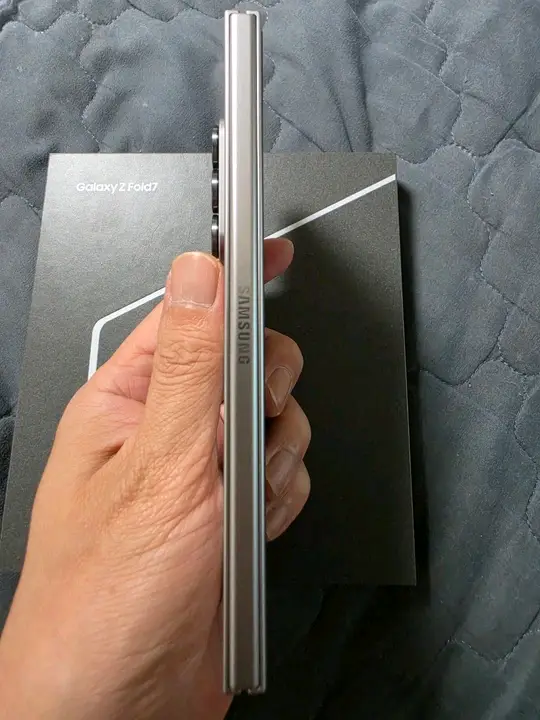 갤럭시 Z 폴드7 실버 256GB 이미지