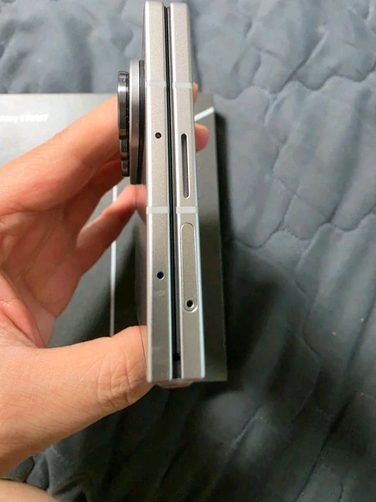 갤럭시 Z 폴드7 실버 256GB 이미지