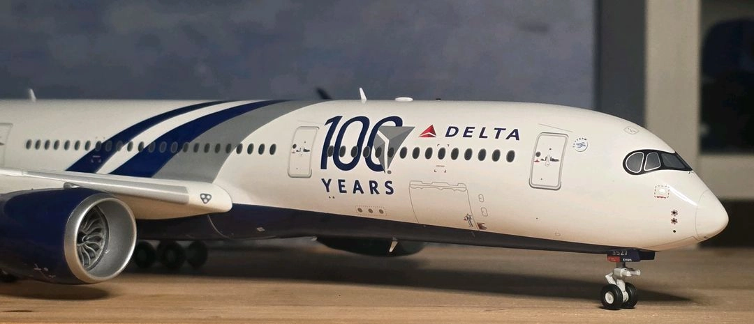가격인하)제미니젯1:200 델타항공 A350-900(100주년특도)한정판 N527DN 비행기모형 판매합니다 이미지