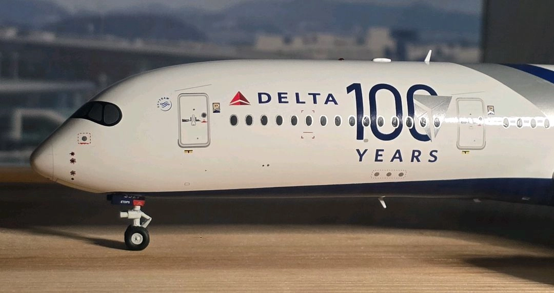 가격인하)제미니젯1:200 델타항공 A350-900(100주년특도)한정판 N527DN 비행기모형 판매합니다 이미지