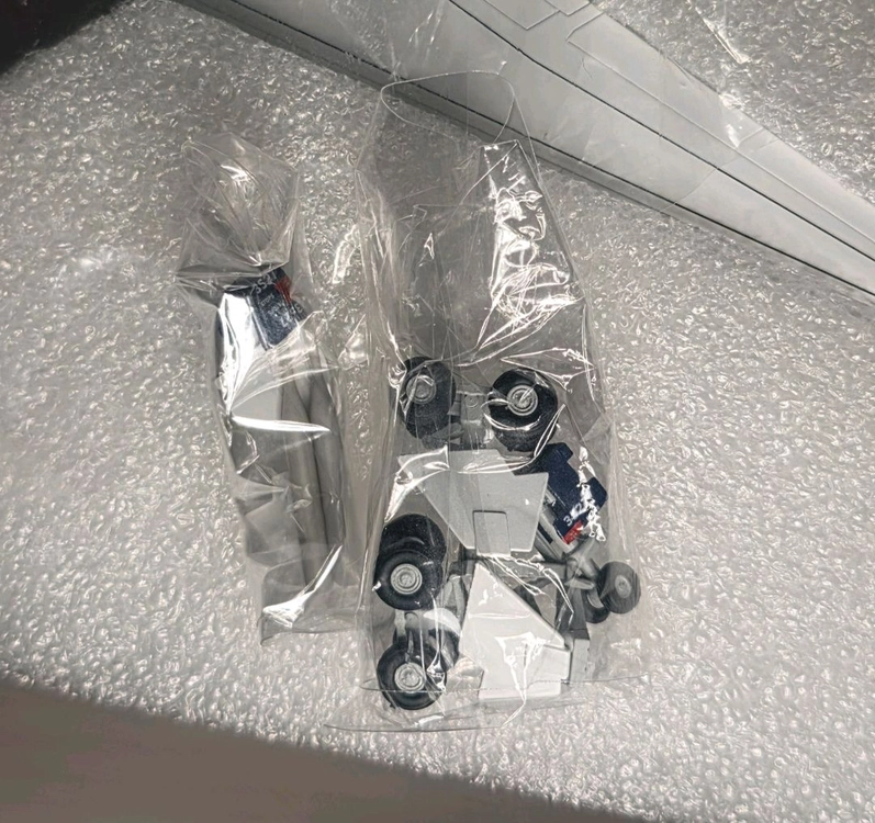 가격인하)제미니젯1:200 델타항공 A350-900(100주년특도)한정판 N527DN 비행기모형 판매합니다 이미지