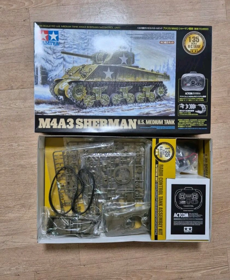 타미야 1/35 4ch 2.4GHZ M4A3 셔먼전차 미개봉 신품 이미지