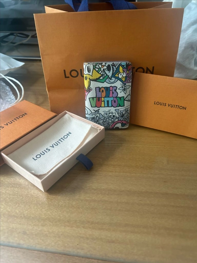 (정품)루이비통 포켓 오거나이저 모노그램 코믹스 코디드 캔버스 한정판 이미지