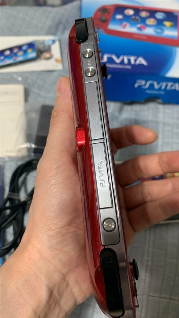 소장용 일본 오리지널 소니 PS비타 PSVita 1세대 코스믹레드 팝니다. 이미지