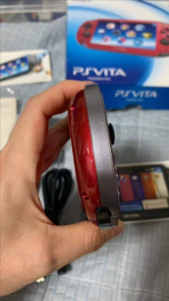 소장용 일본 오리지널 소니 PS비타 PSVita 1세대 코스믹레드 팝니다. 이미지