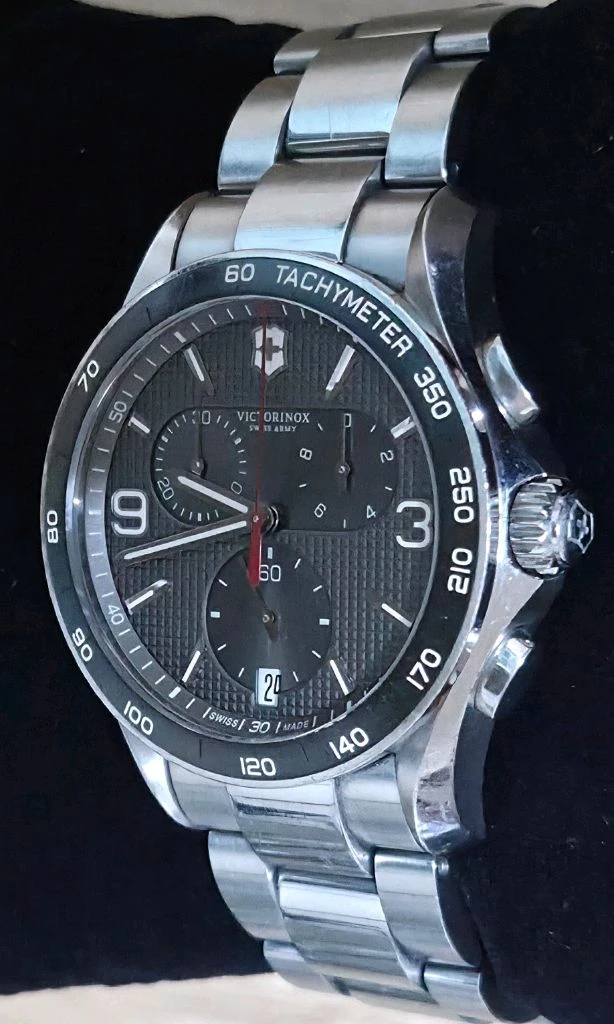 빅토리녹스 스위스아미 크르노클래식 42mm 쿼츠 시계 이미지