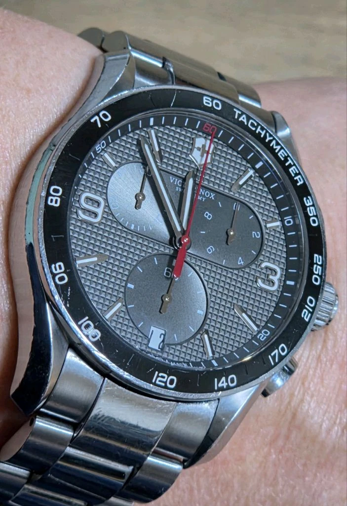 빅토리녹스 스위스아미 크르노클래식 42mm 쿼츠 시계 이미지