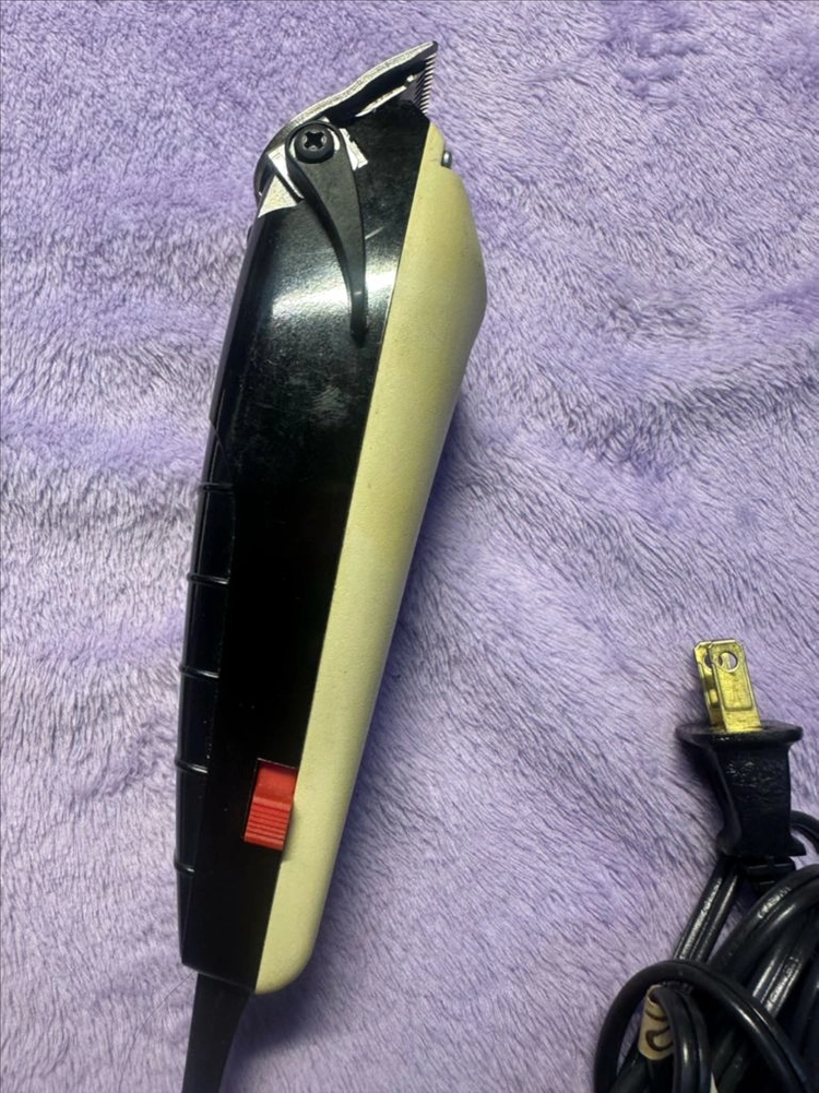 미국 오스타 110V 바리캉 빈티지 풀세트 명품 이발기 상태최상 보관품 판매합니다 판매 가격: 150,000원 이미지