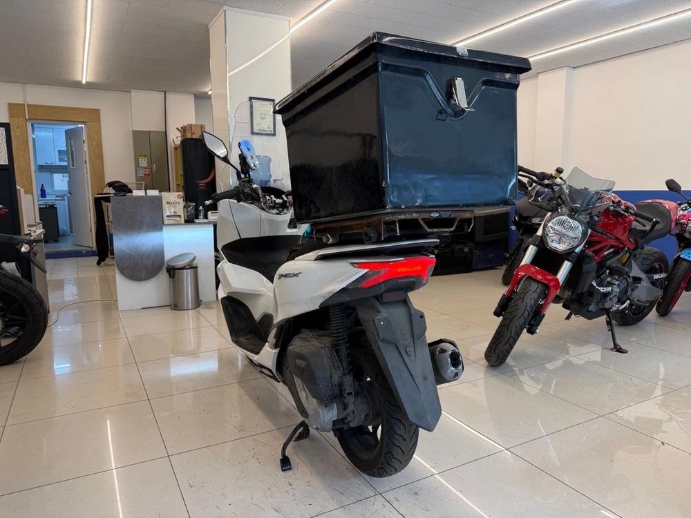 22년식 PCX125 / 36,XXXkm / 배달세팅완료 차량 판매합니다 이미지