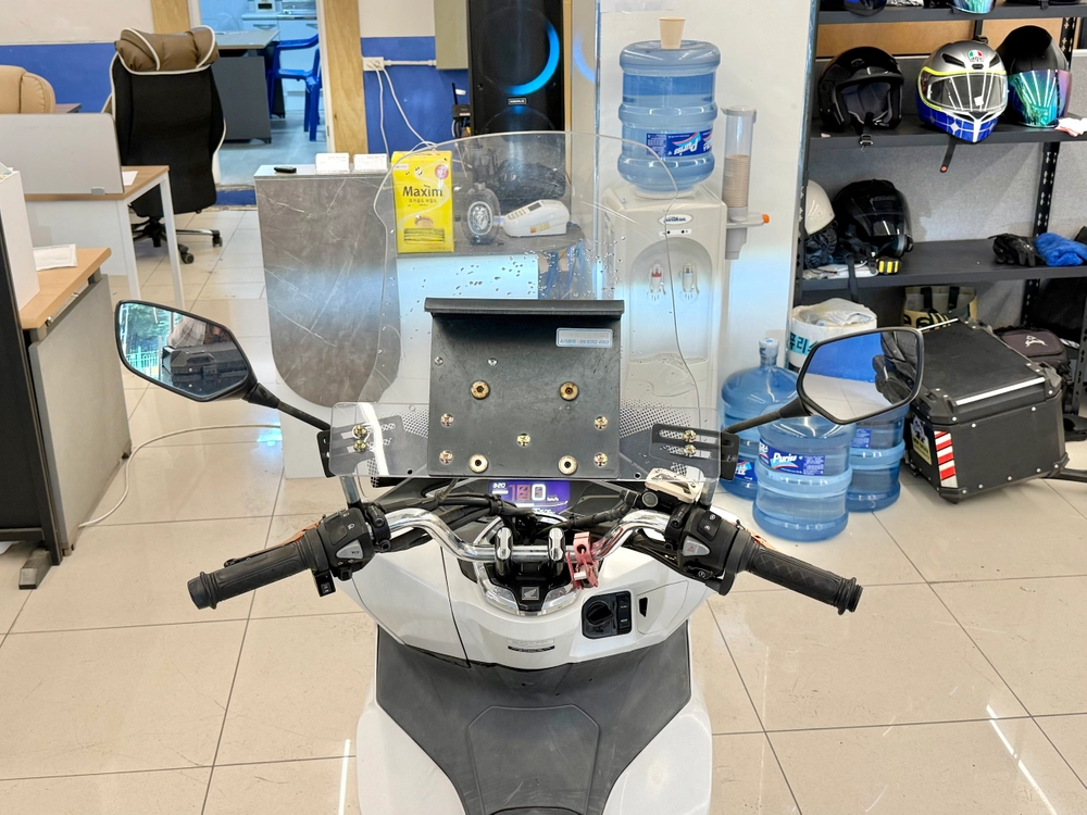 21년식 PCX125 / 31,XXXkm / 배달세팅완료 차량 판매합니다 이미지