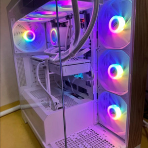 RTX 5090 본체 이미지