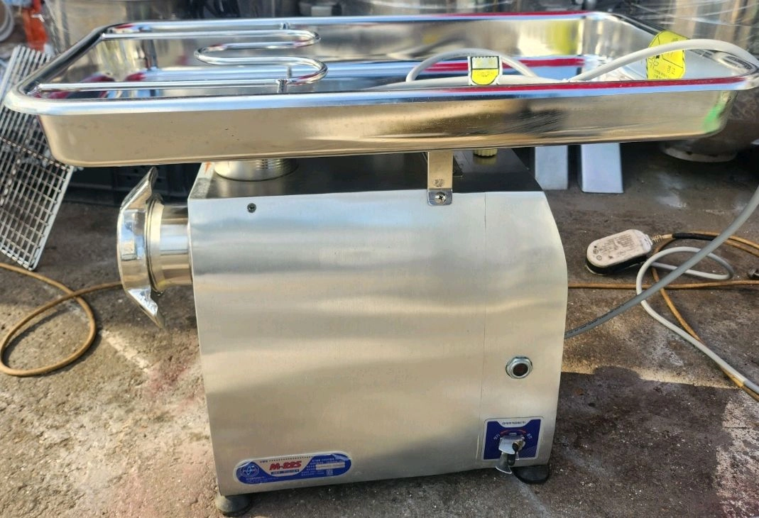 중고 A급 후지공업사 고기분쇄기 민서기 M-22S (업소용 정육점 만두집 동그랑땡 다짐육 민찌기 민찌기계) 이미지