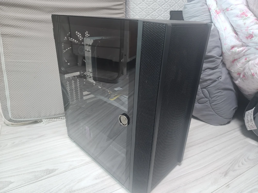 라라랜드 라이젠 5600X 6650XT PC 본체 팝니다. - 안심되는 중고거래