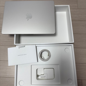 [A급]맥북 에어 M2 13인치 8gb RAM 512기가 박스풀 이미지