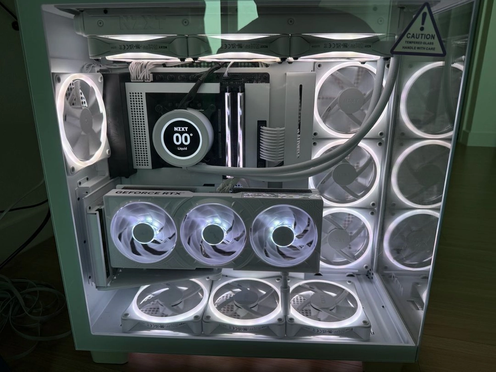 13700K NZXT 화이트 반본체 - 안심되는 중고거래