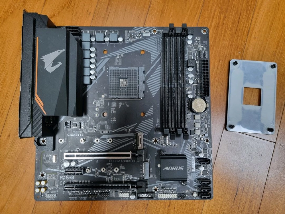 GIGABYTE B550M AORUS ELITE (AM4) - 안심되는 중고거래