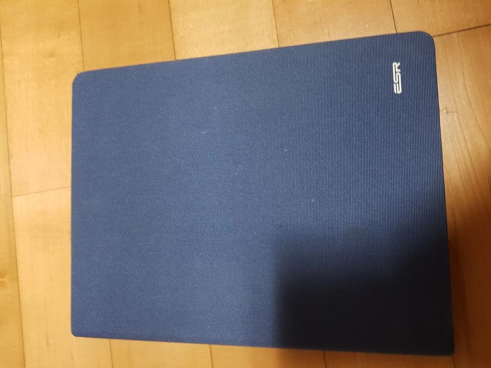 아이패드 4 wifi 64GB 풀박 ESR 케이스 포함 이미지