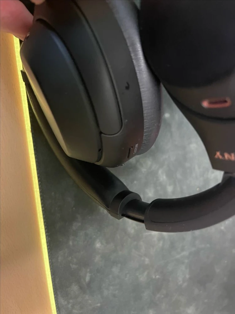 Sony wh-1000XM4 헤드폰 팝니다 이미지