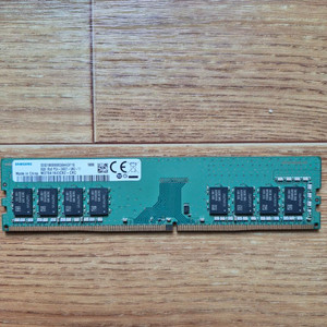 삼성 DDR4 8GB PC4-2400T 이미지