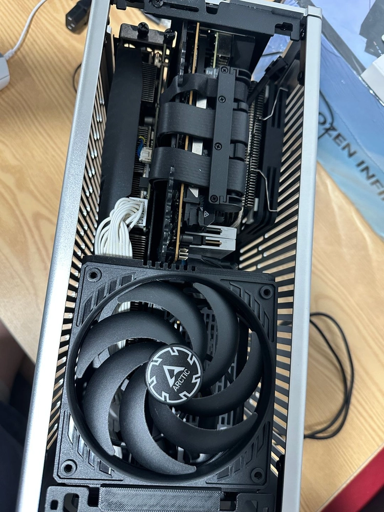 7500F + RTX 3060Ti + DDR5 32G / Fractal Terra 미니ITX 본체 일괄 - 안심되는 중고거래