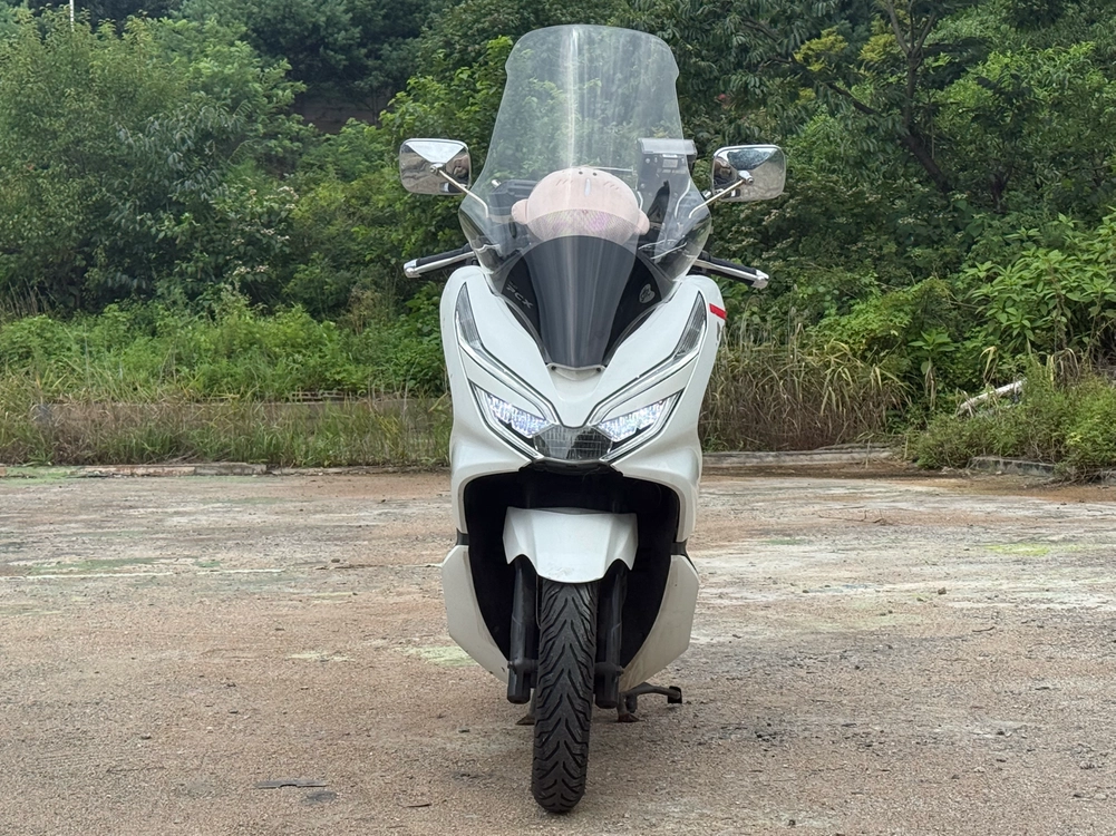 혼다 더뉴pcx125 20년식 배달셋팅완료 저렴하게 판매합니다 이미지