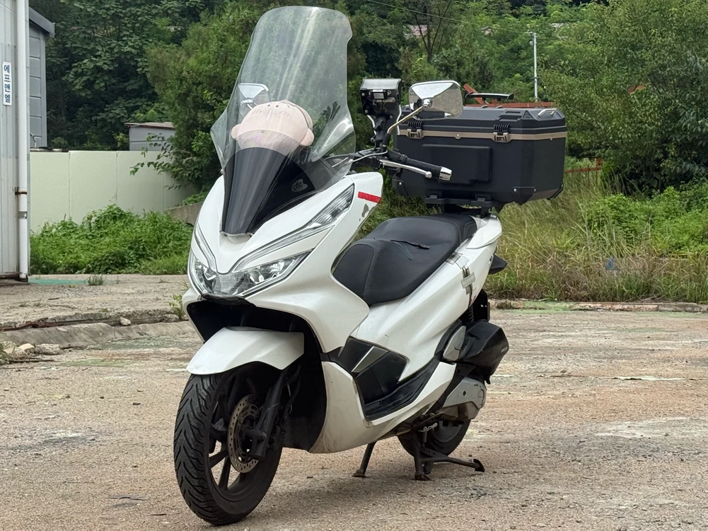 혼다 더뉴pcx125 20년식 배달셋팅완료 저렴하게 판매합니다 이미지