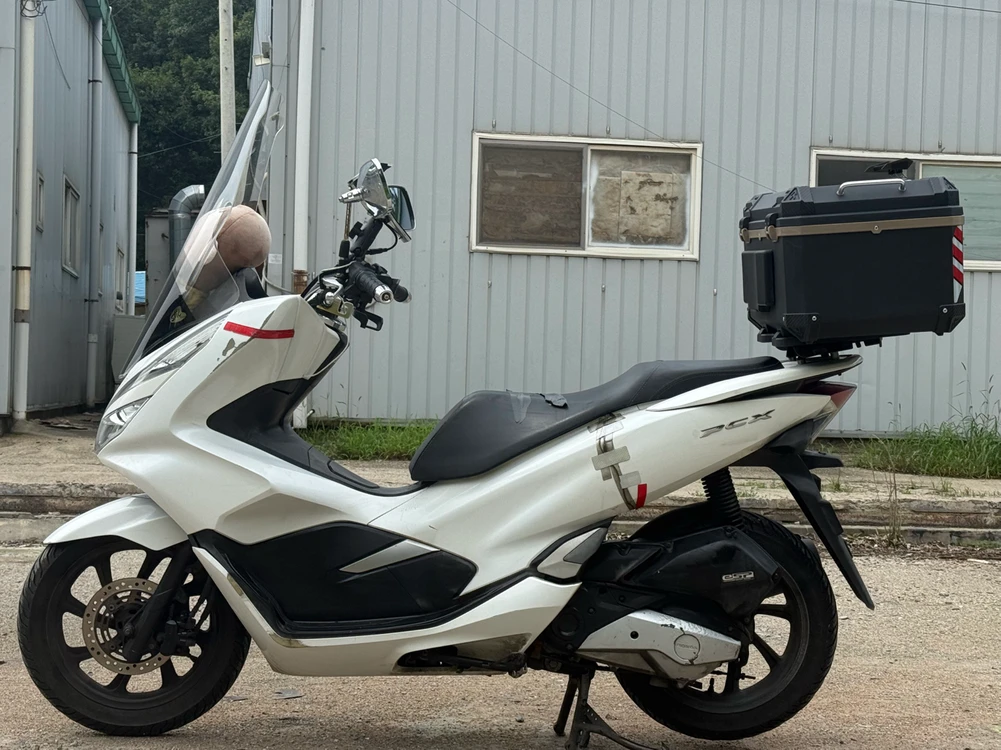 혼다 더뉴pcx125 20년식 배달셋팅완료 저렴하게 판매합니다 이미지
