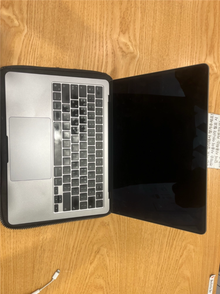 맥북 에어 M2 8GB 512GB SSD 13인치 이미지