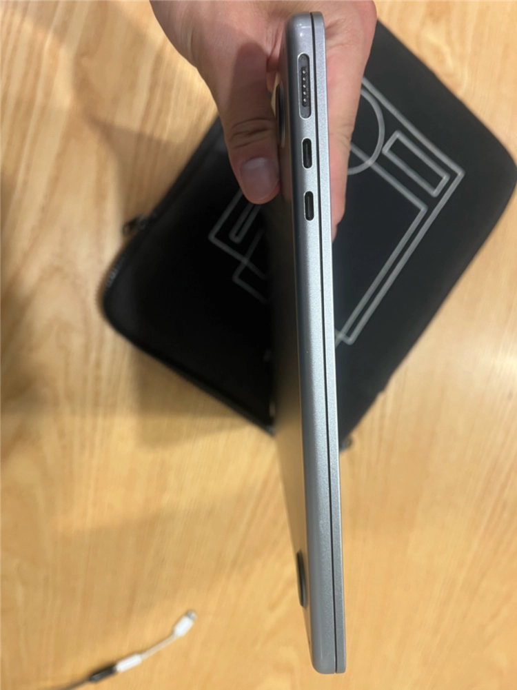 맥북 에어 M2 8GB 512GB SSD 13인치 이미지