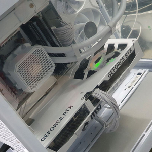 게이밍본체 어항본체 rtx5070 라이젠7 9800 8코어 2테라 32램 이미지