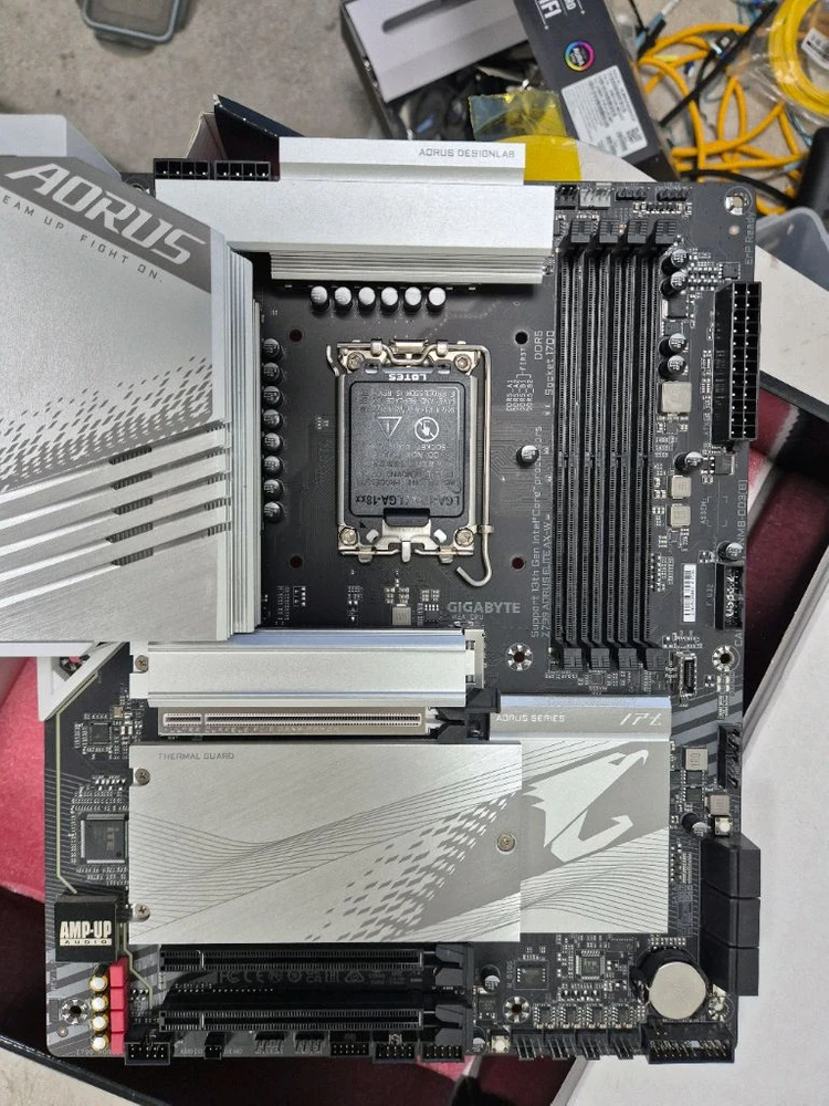 Z790 AORUS ELITE AX W / LGA 1700 / 인텔 12/13/14 세대 / WIFI 내장 이미지