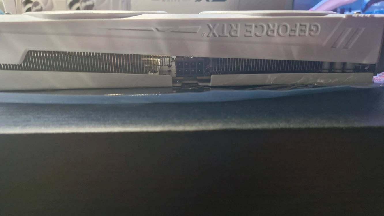 emtek 지포스 rtx 5060ti miracle x2 white 8gb 그래픽카드 이미지