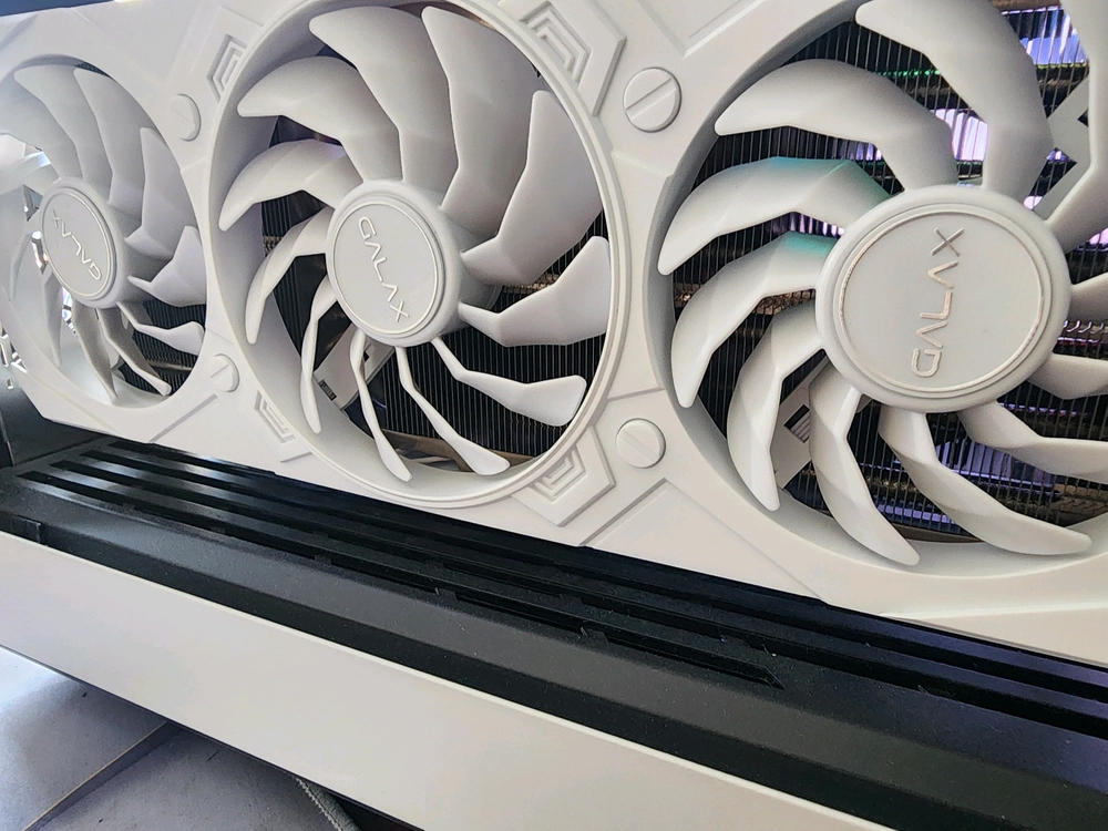 갤럭시 rtx4070ti 12gb white 그래픽카드 +서비스 이미지