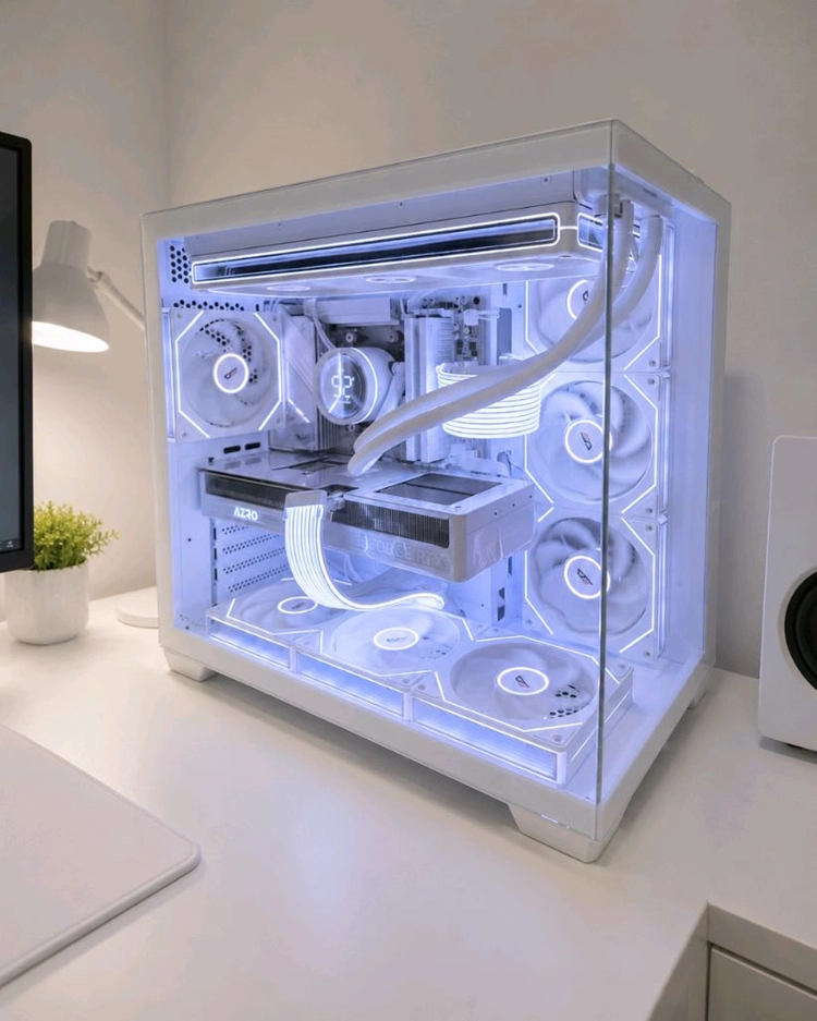 라이젠7 9800X3D RTX5080화이트 신품PC 팝니다 이미지