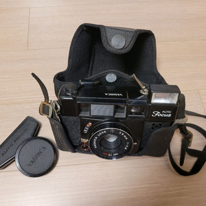 필름카메라 + 플래시 +삼각대 이미지