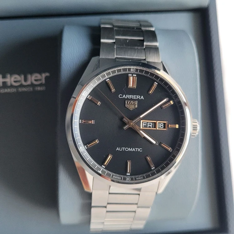 태그호이어 까레라 신형 데이데이트 41mm 블랙 로즈골드 - 안심되는 중고거래