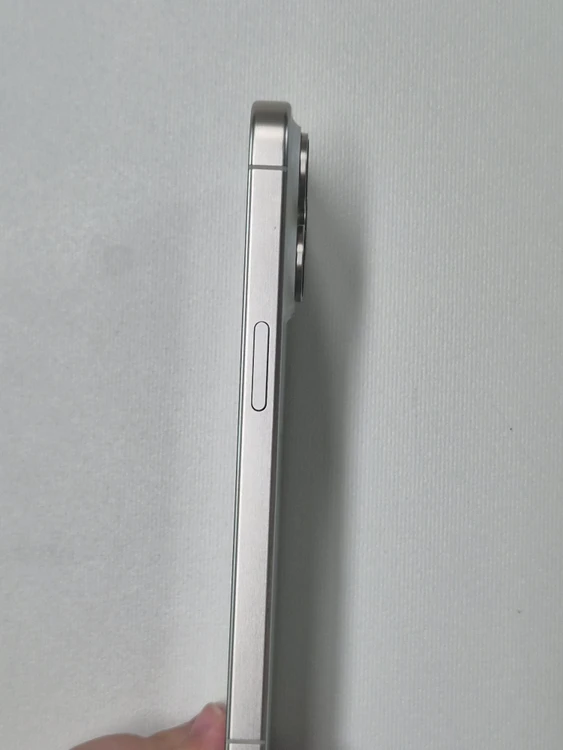 아이폰 15 프로 화이트티타늄 256GB 이미지