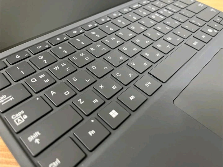 서피스 프로 11 256GB 플래티넘+블랙 판매합니다 이미지