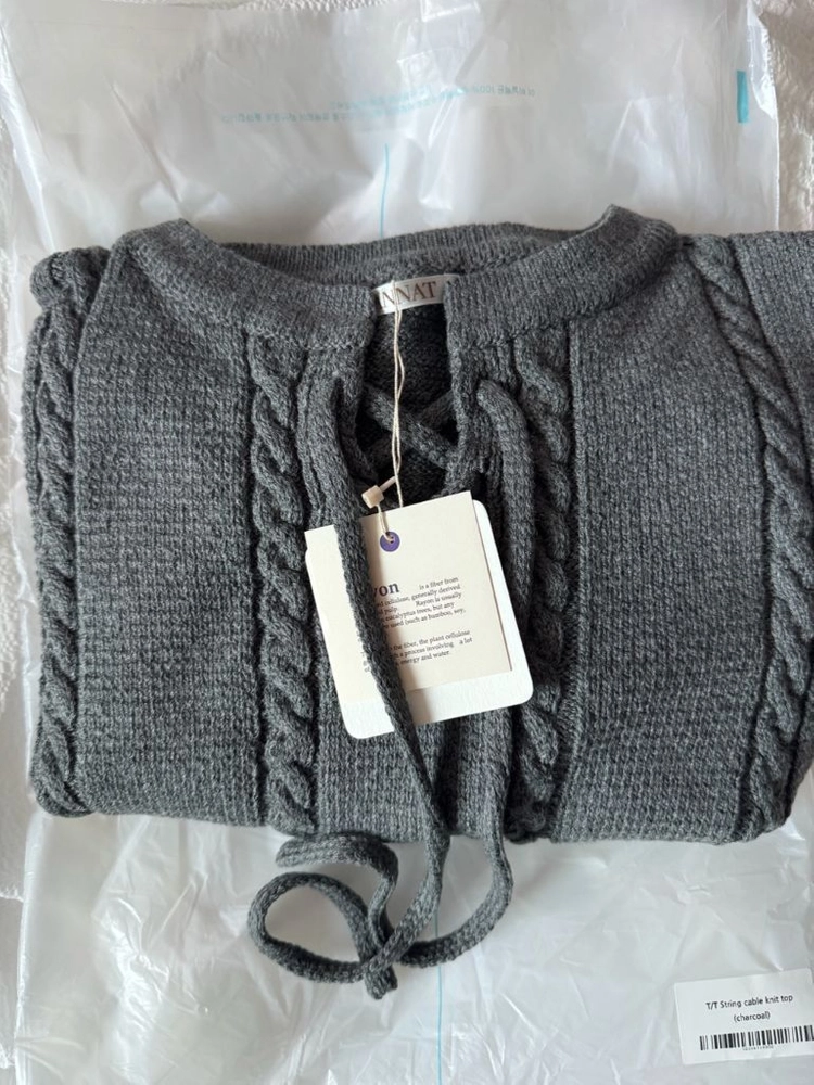 택포/ 택새상품/실사0) 타낫 스트링 케이블 니트탑 차콜 String cable knit top (charcoal) 이미지