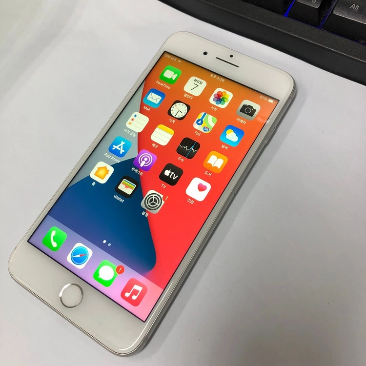 아이폰8플러스 64GB 실버 중고폰 배터리100% 카메라폰 레트로감성 089973 이미지