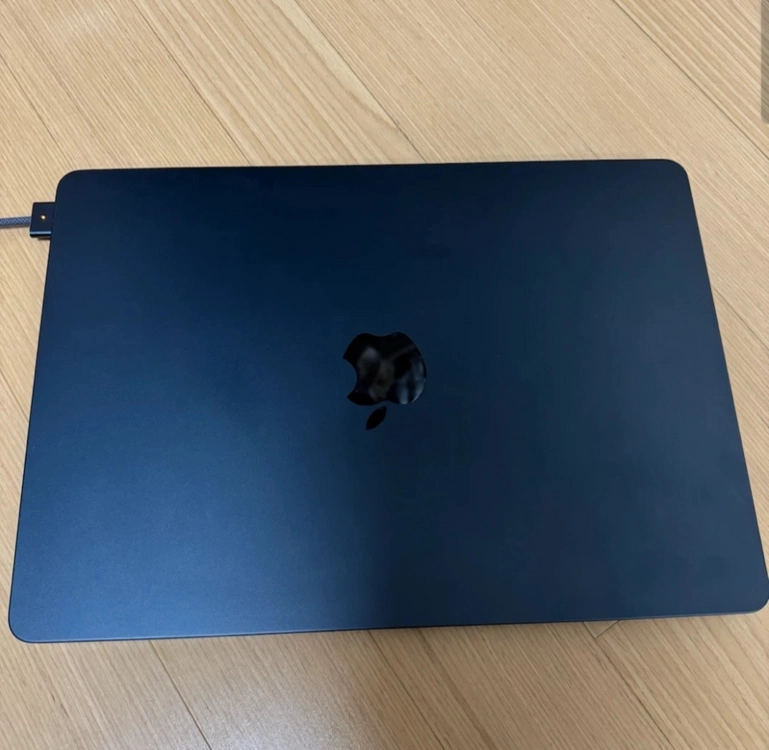 S급 맥북 에어 M2 13인치 8GB/256GB 급처합니다 이미지