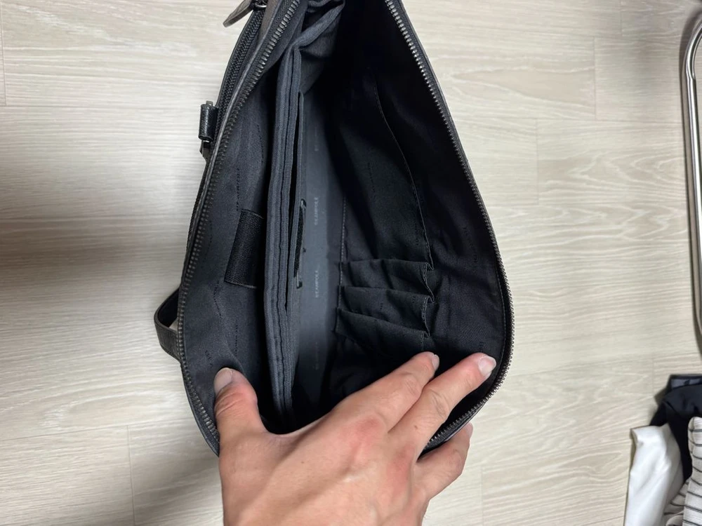 남성 서류가방 이미지