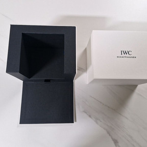 iwc 시계케이스 겉박스 팝니다 (책자없음) 이미지