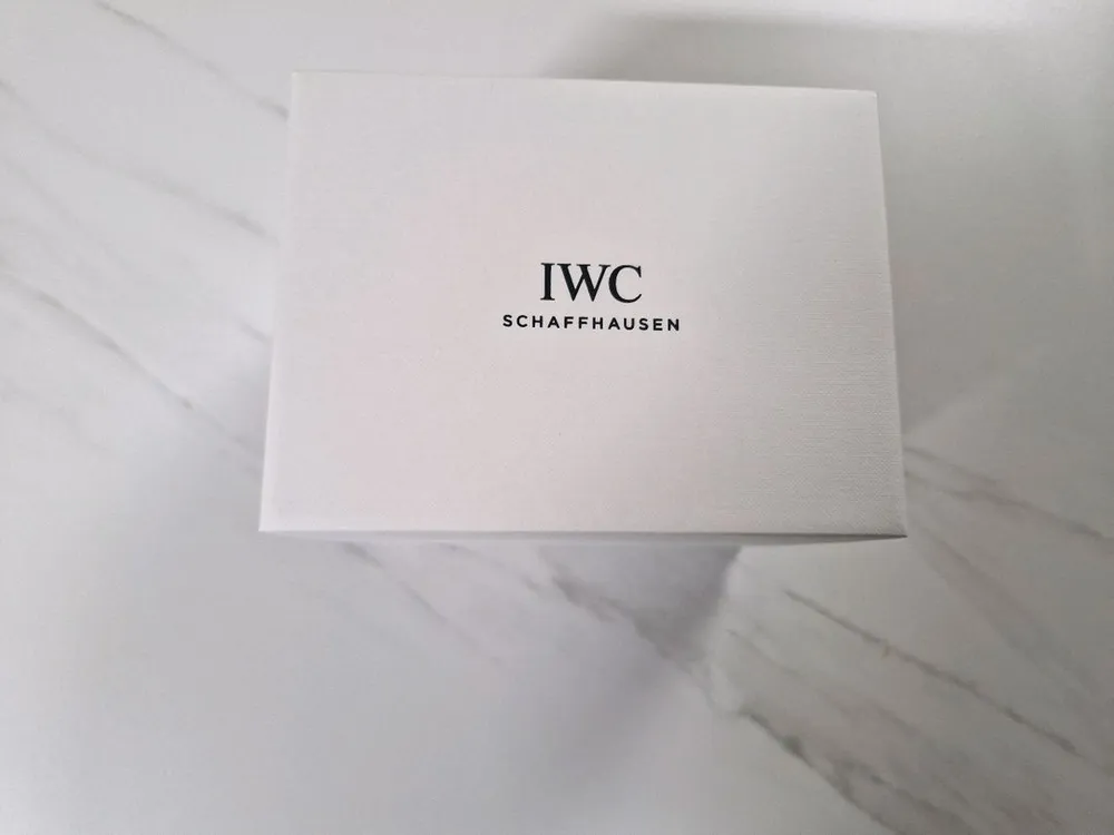 iwc 시계케이스 겉박스 팝니다 (책자없음) 이미지